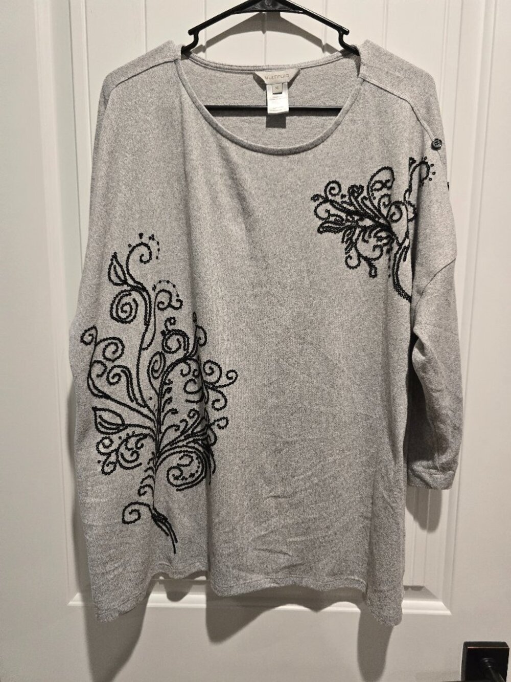 NWOT Multiples Gray and Black 3/4 Sleeve Sweater XL